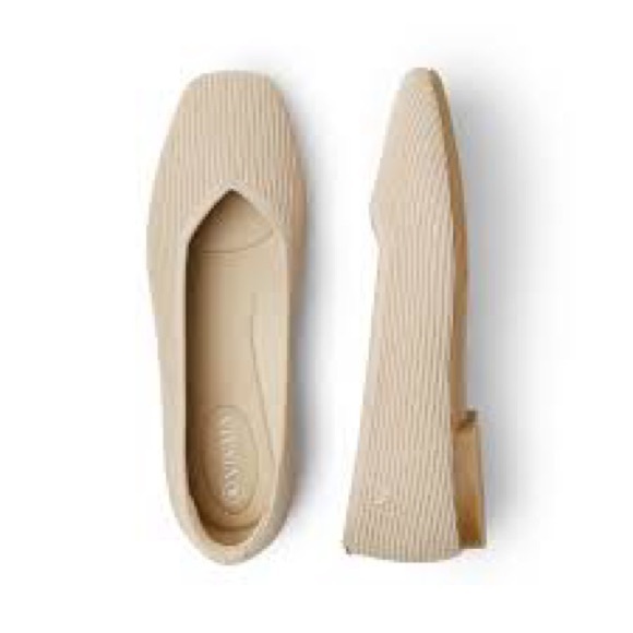 Vivaia Margot square toe v cut flats shoe - Picture 2 of 10